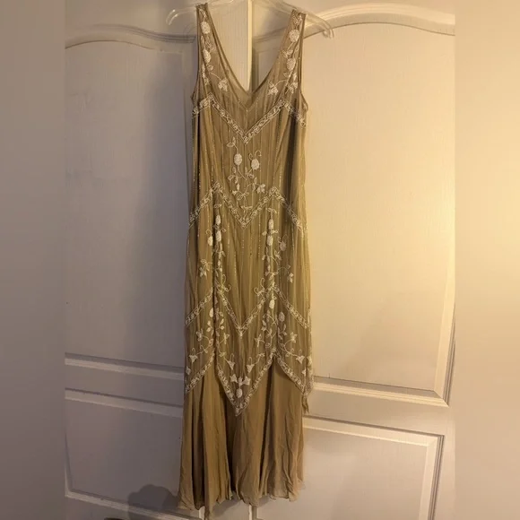Sue Wong Dresses | Elegant Gold/Silver Embellished Sleeveless V-Neck Gown | Color: Cream/Gold | Size: 14 | Gabriellawalton's Closet